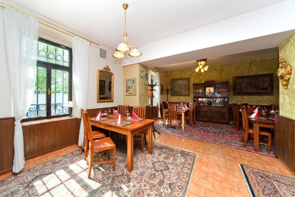 Hotel U Ruze Kutná Hora Zewnętrze zdjęcie